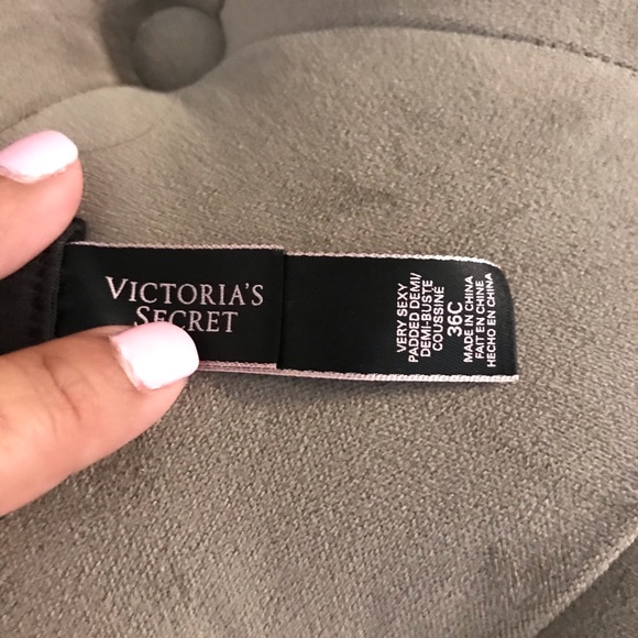 Victoria Secret Bra - Picture 2 of 2